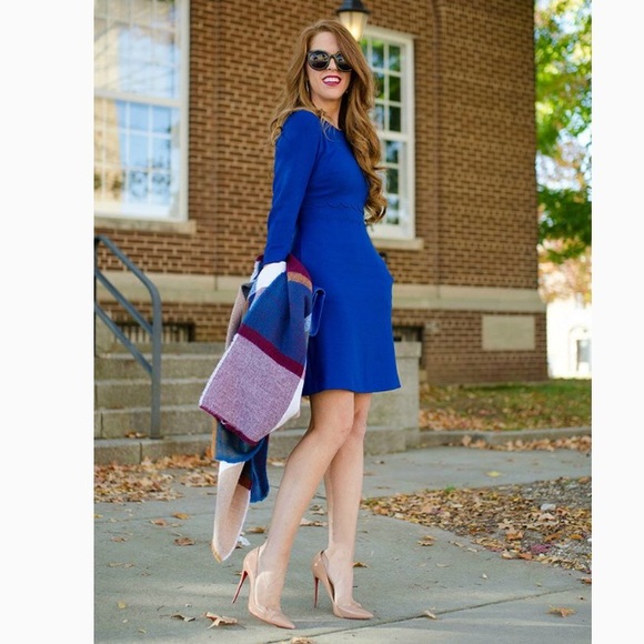 Banana Republic Dresses & Skirts - Banana Republic Double Face Scalloped Waist Dress